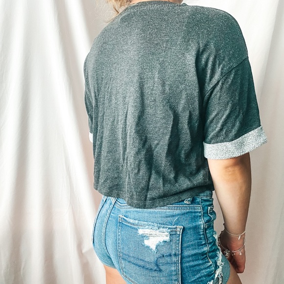 Dark grey T-shirt crop top - Picture 2 of 3